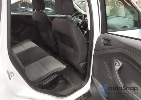 2017 Ford Escape S z USA, uszkodzony, nr VIN 1FMCU0F76HUB71065